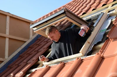 Pose de fenêtres de toit Velux à Domeyrat